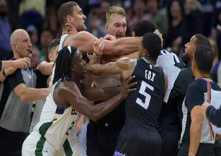 Brook Lopez and Trey Lyles were ejected after late incident in the Bucks-Kings game