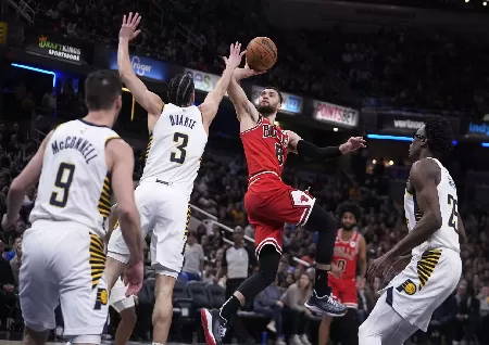 Bulls blow 24-point lead against Pacers, extending skid to five games