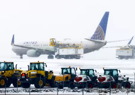 Heavy snowfall in the Midwest has caused the cancellation of more than 1,600 flights