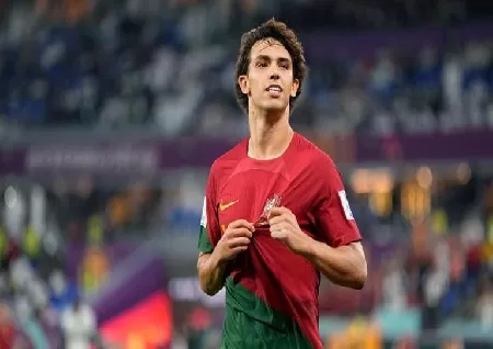 Joao Felix joins Chelsea on loan but extends Altletico Madrid contract