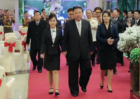 North Korean leader Kim visits the troops with his daughter