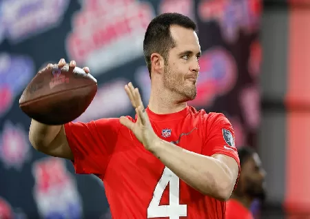 Raiders grant QB Derek Carr permission to engage in trade talks with other NFL teams