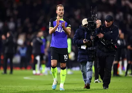 Harry Kane Becomes Tottenham Joint Leading Scorer With Winner Against Fulham