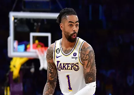 Image of Lakers DAngelo Russell Sprains Ankle, To Be Reevaluated Friday