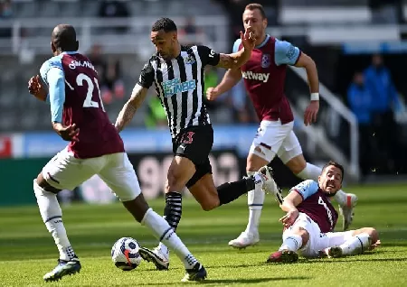 Images of Newcastle Vs West Ham